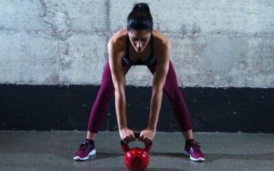 É um treino de kettlebell de 10 minutos eficaz: opinião de especialistas