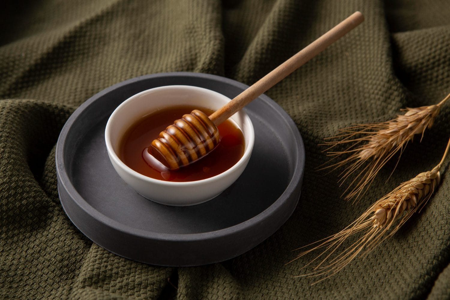 فوائد عسل الحنطة السوداء: طعام ممتاز لصحتك