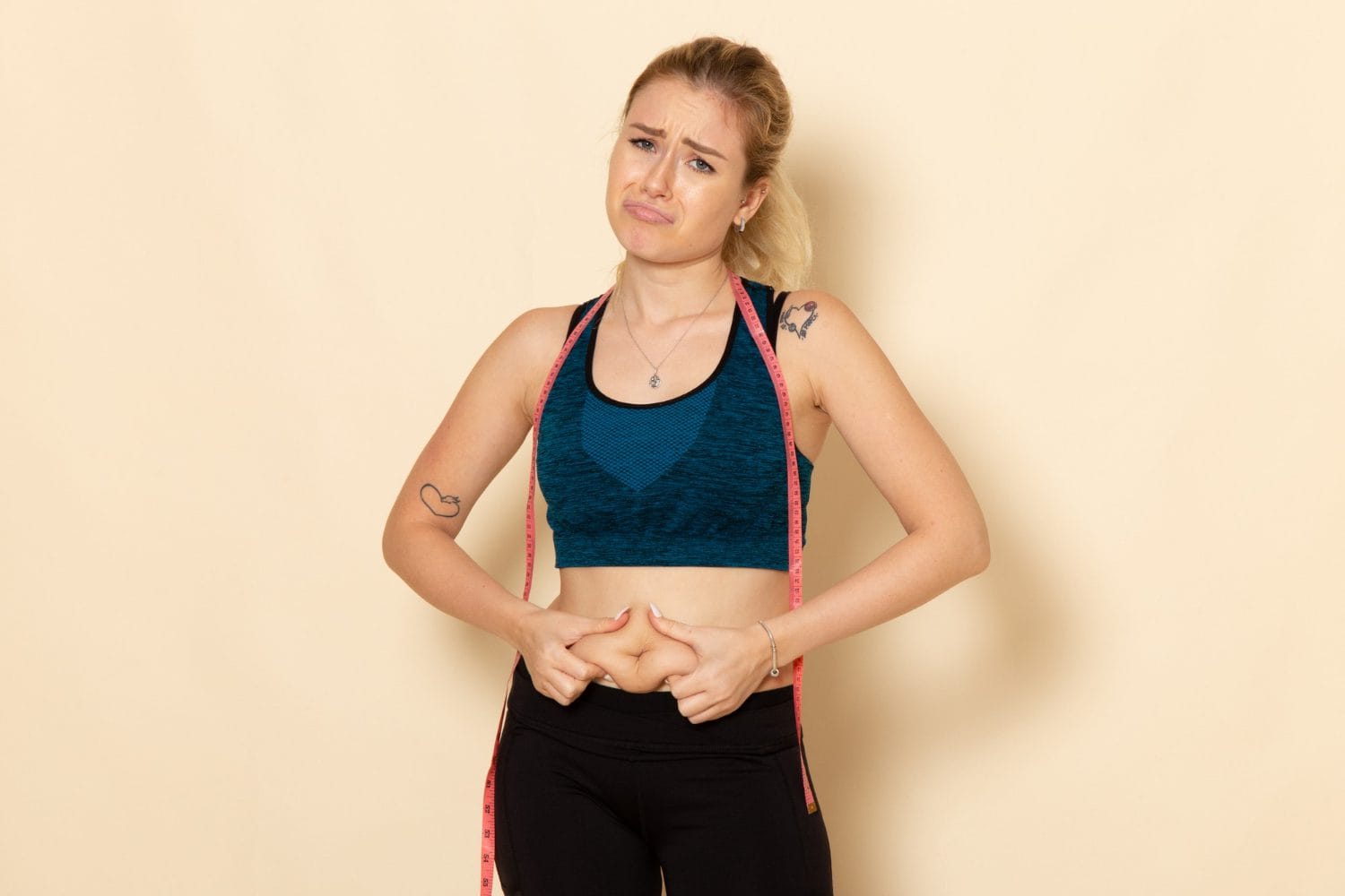 ما هو أفضل نظام غذائي تحاول الفتيات المراهقات فقدان دهون البطن؟